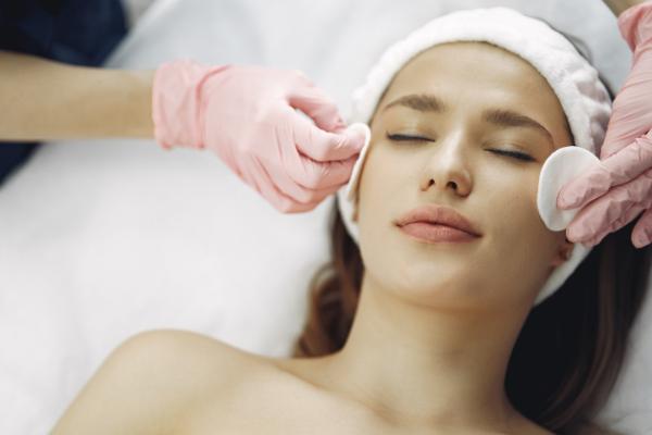 Čiščenje suhe kože